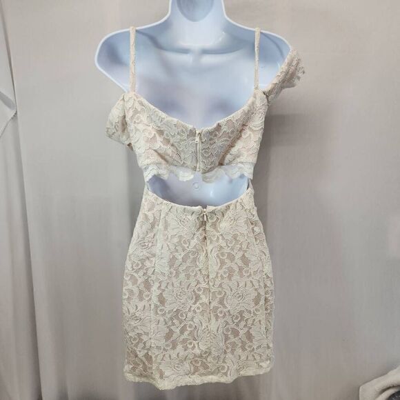 NIGHTWAY Womens Size 12 Ivory Stretch Cold Shoulder Short Dress Q5 - Picture 4 of 8